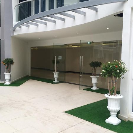 Luxury Business Suits In Grand Avenue By Pattaya City Estates Exteriör bild