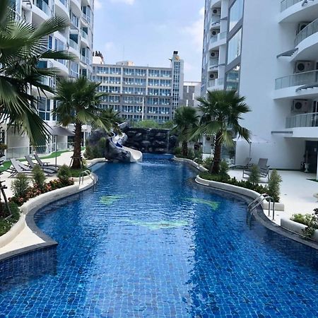 Luxury Business Suits In Grand Avenue By Pattaya City Estates Exteriör bild