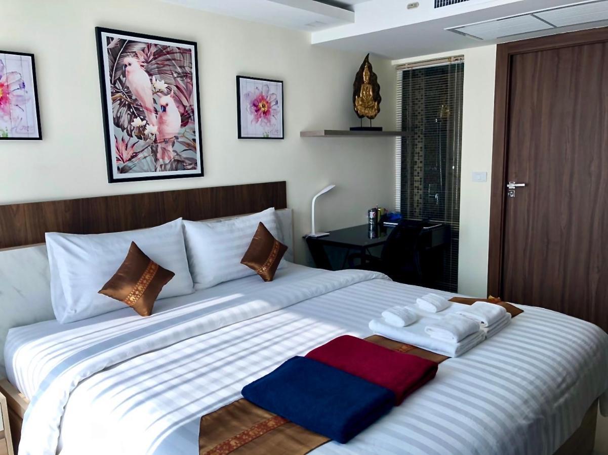 Luxury Business Suits In Grand Avenue By Pattaya City Estates Exteriör bild