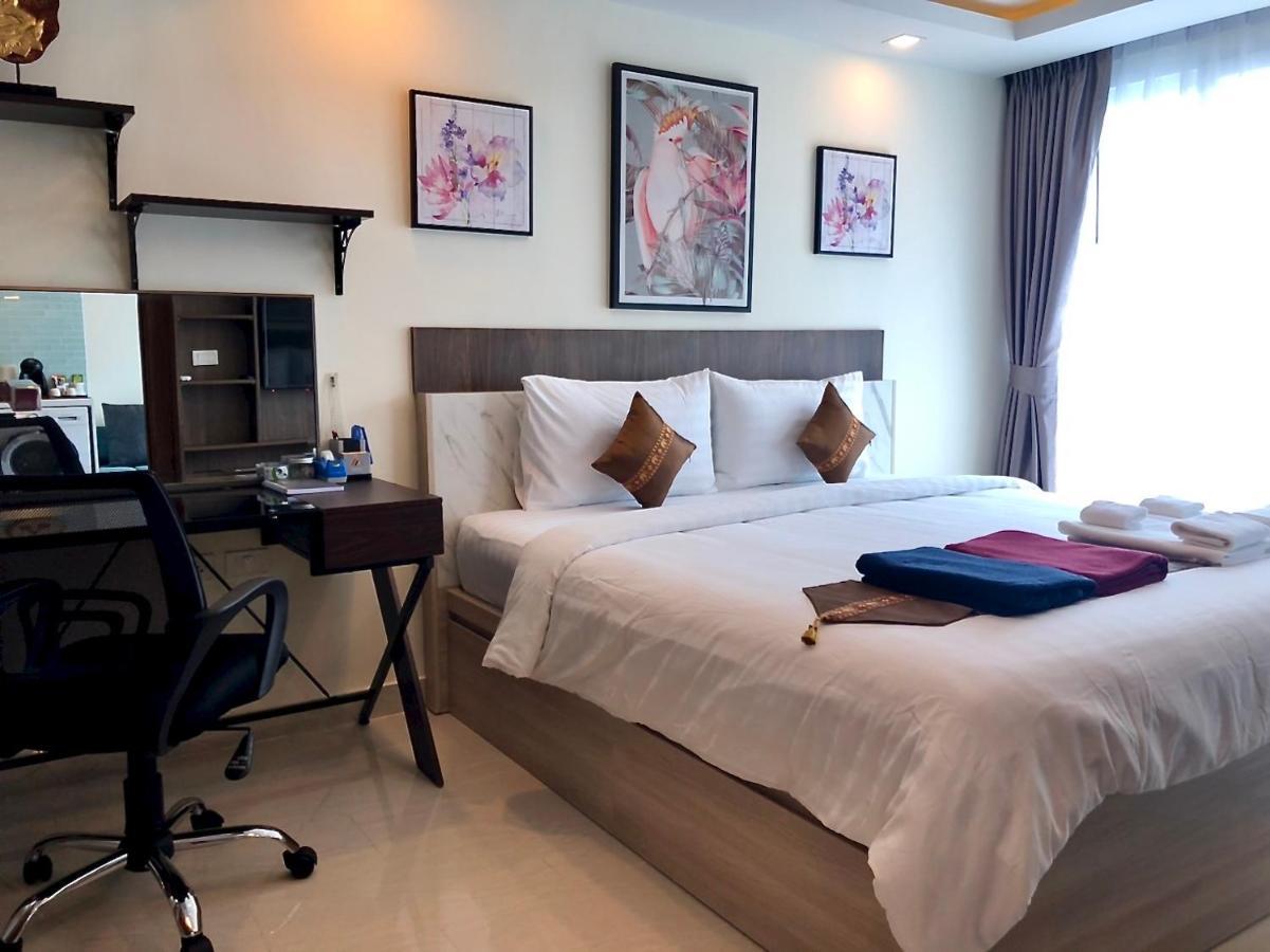 Luxury Business Suits In Grand Avenue By Pattaya City Estates Exteriör bild