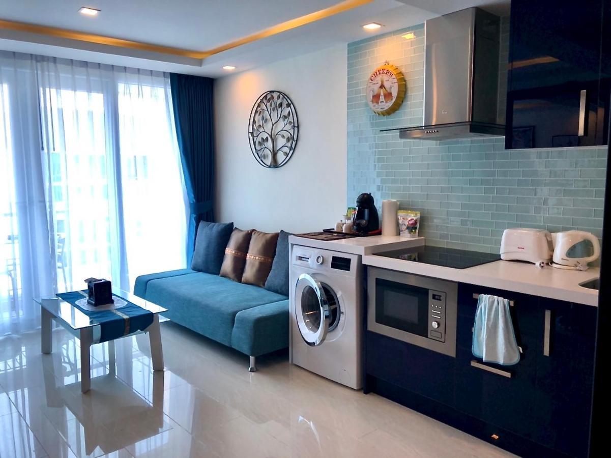 Luxury Business Suits In Grand Avenue By Pattaya City Estates Exteriör bild