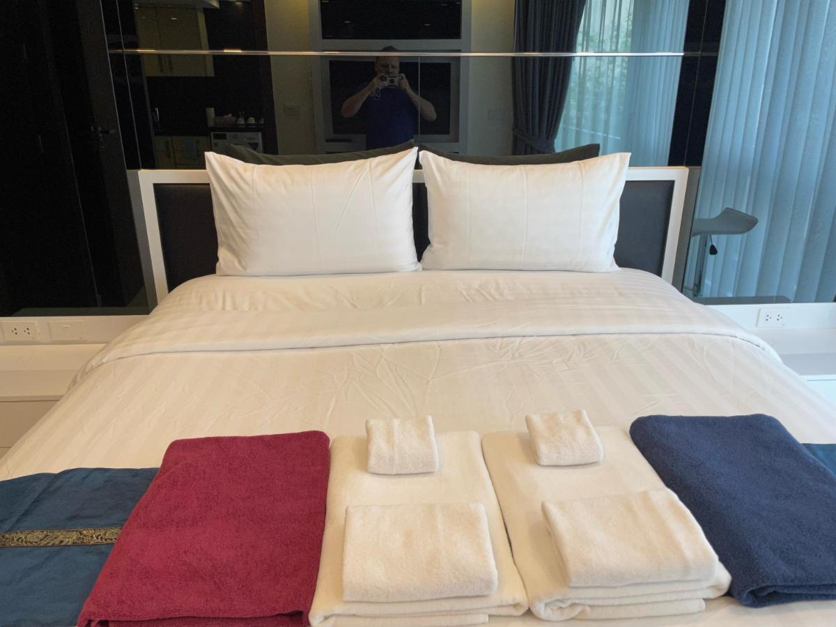 Luxury Business Suits In Grand Avenue By Pattaya City Estates Exteriör bild