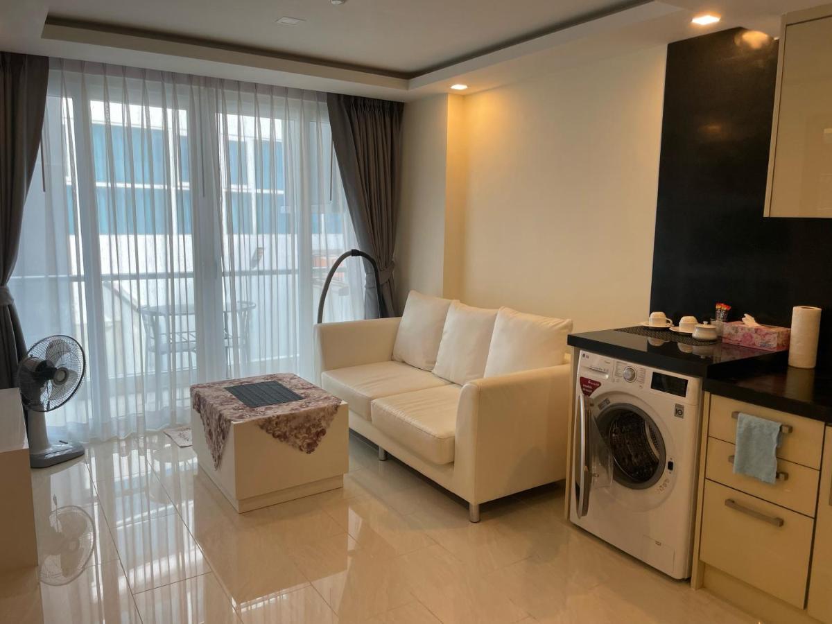 Luxury Business Suits In Grand Avenue By Pattaya City Estates Exteriör bild