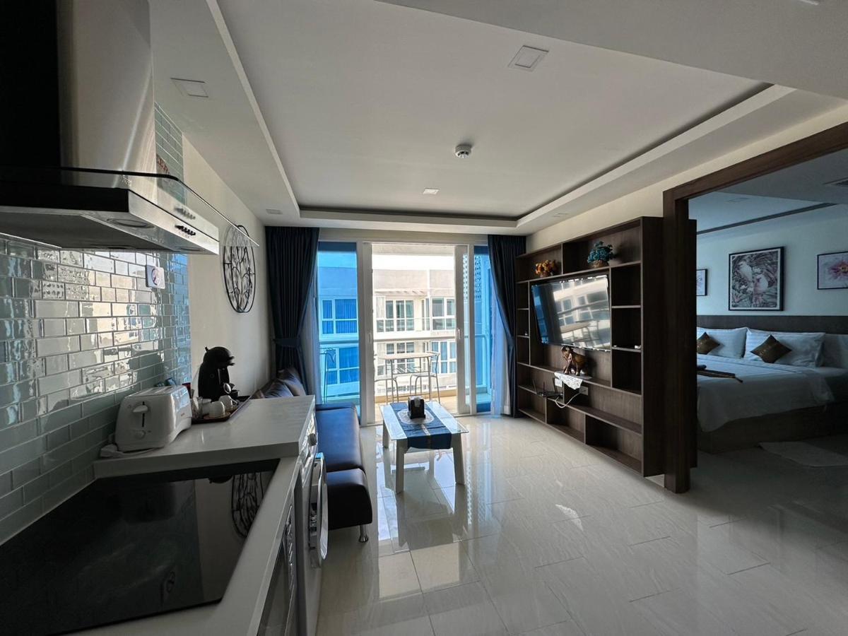 Luxury Business Suits In Grand Avenue By Pattaya City Estates Exteriör bild