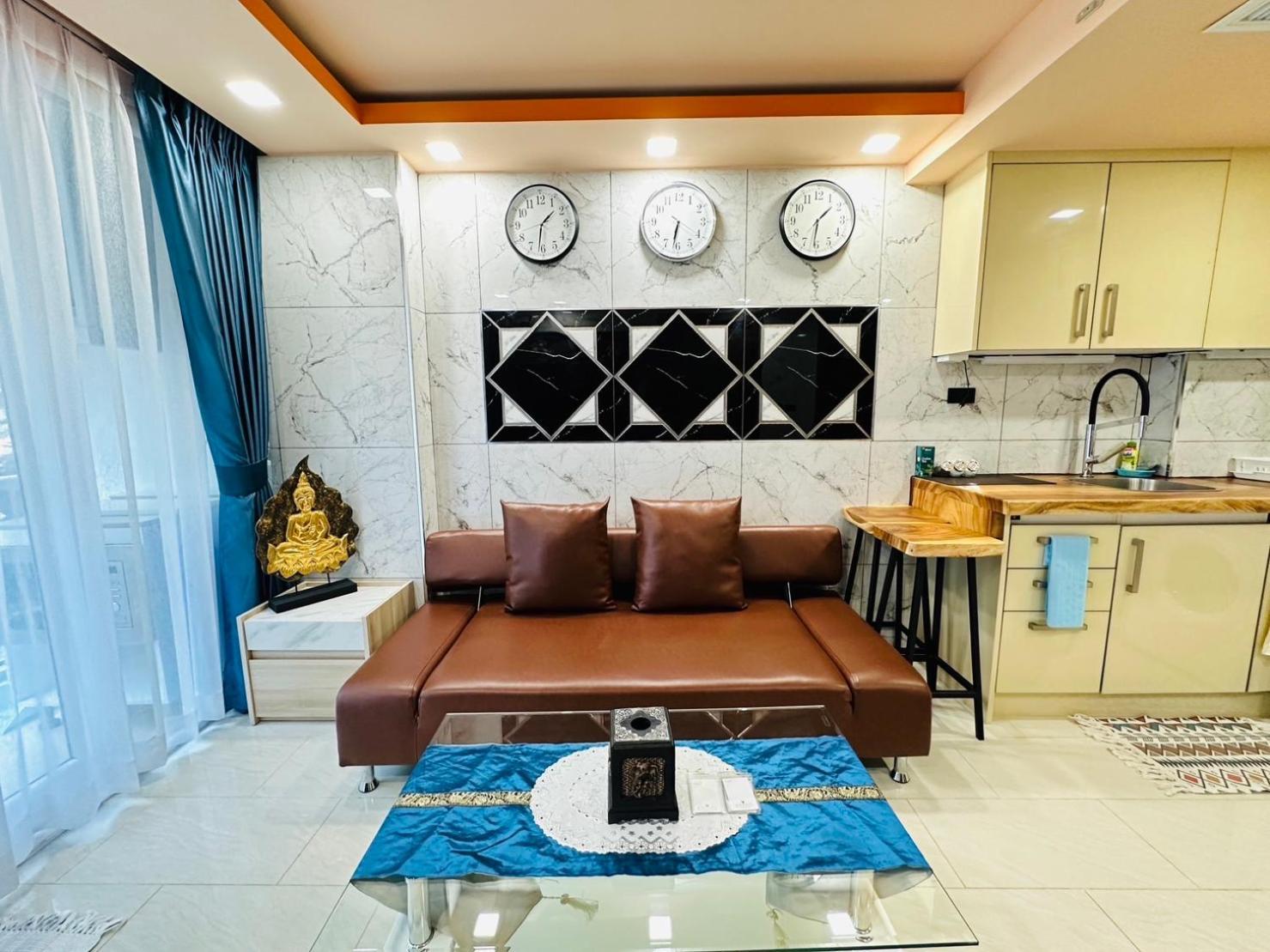 Luxury Business Suits In Grand Avenue By Pattaya City Estates Exteriör bild