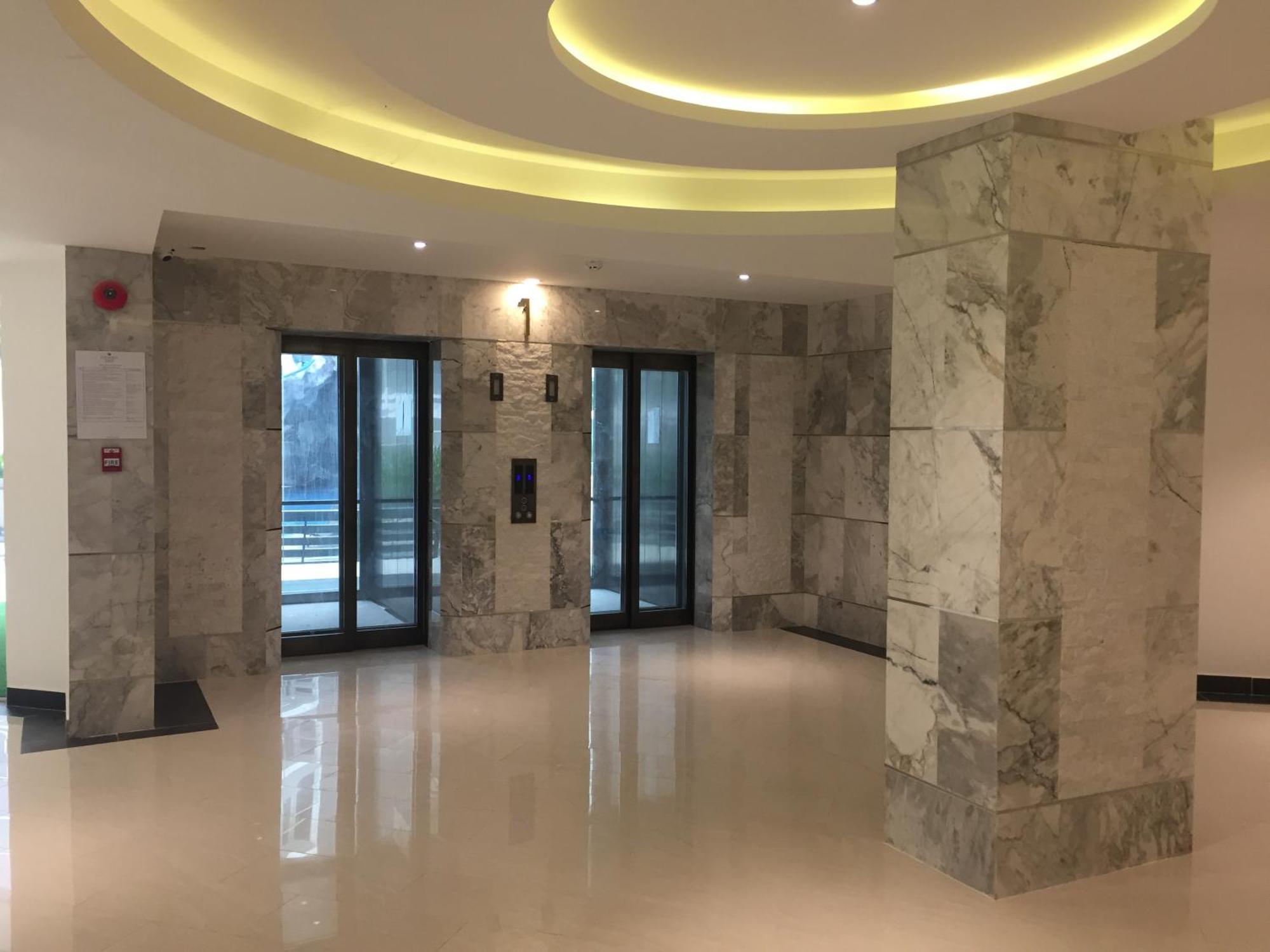 Luxury Business Suits In Grand Avenue By Pattaya City Estates Exteriör bild