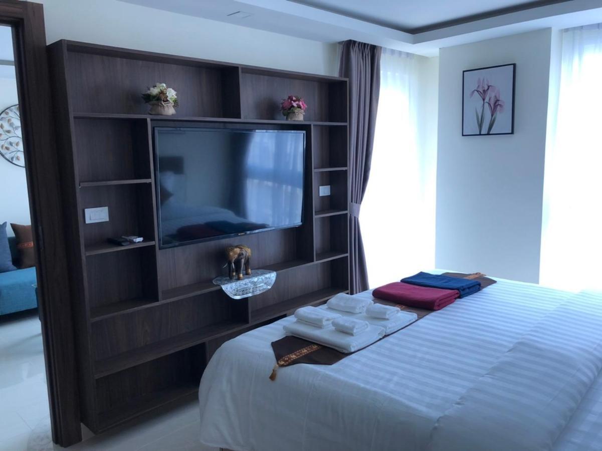 Luxury Business Suits In Grand Avenue By Pattaya City Estates Exteriör bild