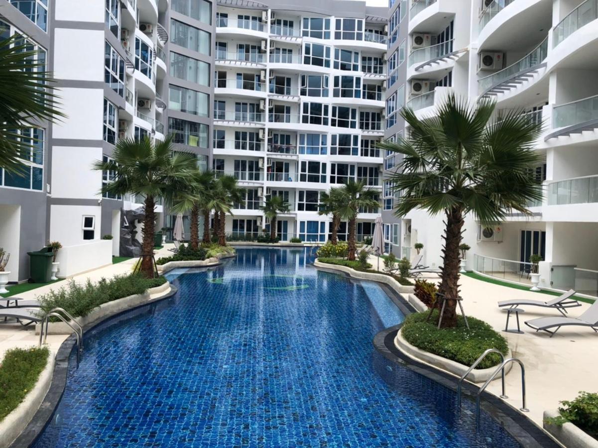 Luxury Business Suits In Grand Avenue By Pattaya City Estates Exteriör bild