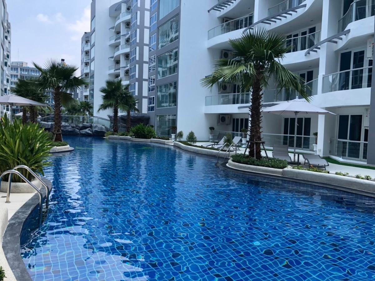 Luxury Business Suits In Grand Avenue By Pattaya City Estates Exteriör bild